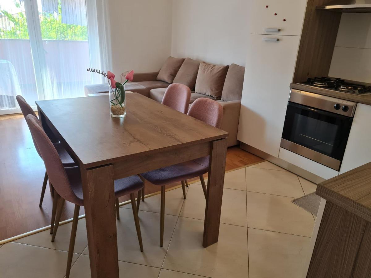 Apartment Nora Near The Beach Пула Экстерьер фото