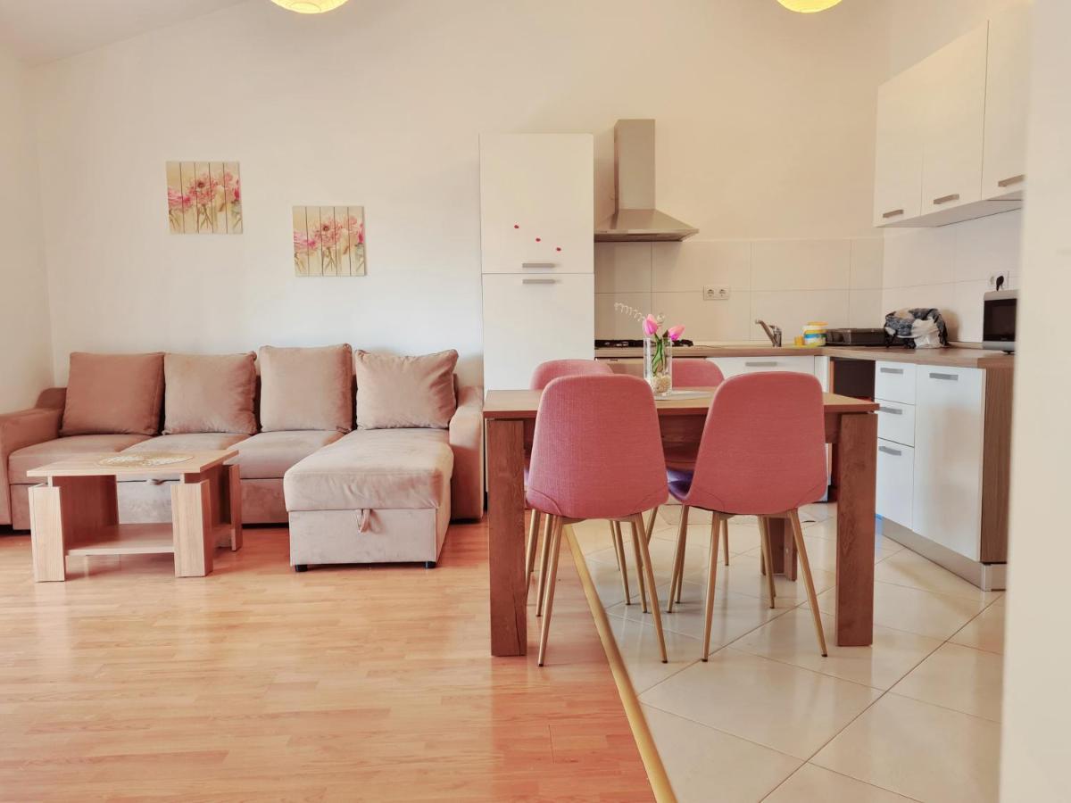 Apartment Nora Near The Beach Пула Экстерьер фото