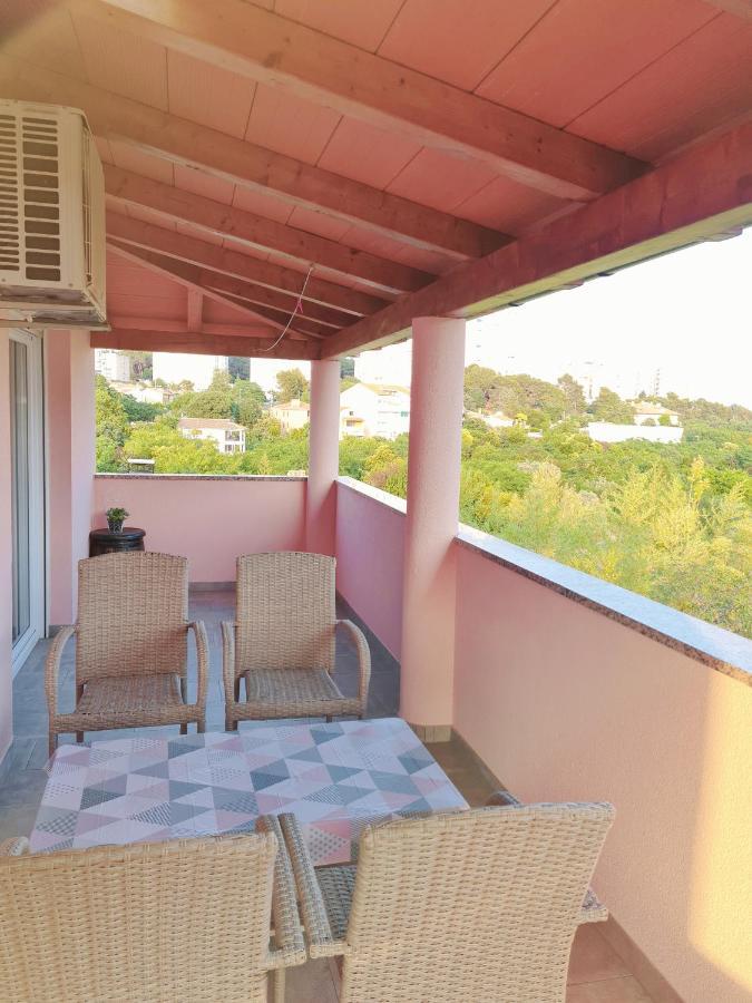Apartment Nora Near The Beach Пула Экстерьер фото